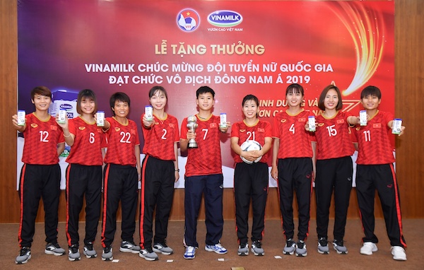 Bật[-]mí[-]dinh[-]dưỡng[-]vàng[-]cùng[-]đội[-]tuyển[-]bóng[-]đá[-]nữ[-]quốc[-]gia[-]giành[-]cúp[-]vô[-]địch[-]Đông[-]Nam[-]Á[-]2019
